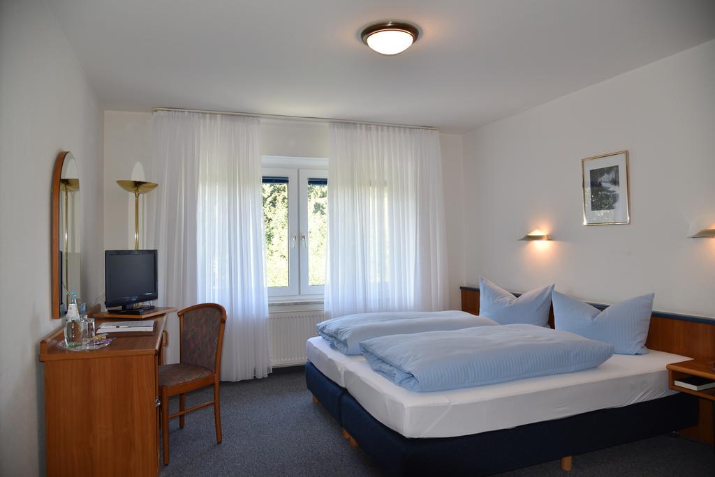 Hotel An Der Alten Porzelline Neuhaus am Rennweg Ruang foto